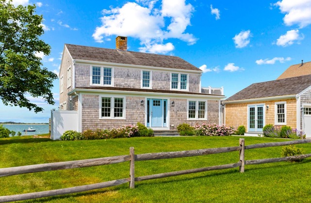 Sunset Lane:155-Ba Ideal Beach House, Waterfront on Barnstable Harbor