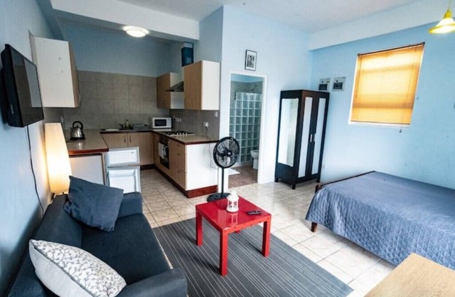 Sunset Plaza Apartments 2
