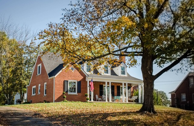 Sunset Porch-Sittin' Golf View, 4 bed, Bourbon Trail, Basement Bar/GameRm