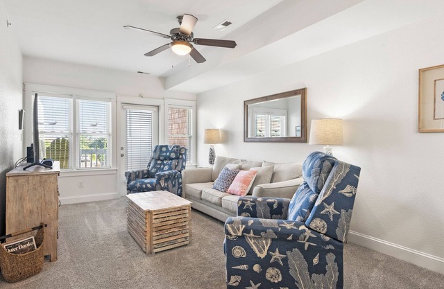 Sunset Sound: Water Views, Shared Pool, Elevator