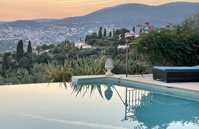 Sunset villa-views to sea and mountains