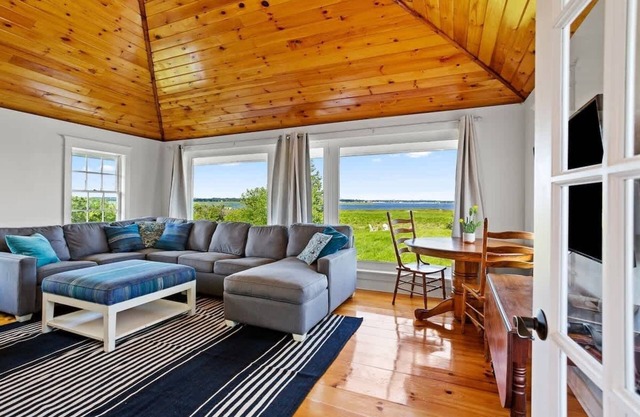 Sunset Waterfront Privacy Beach