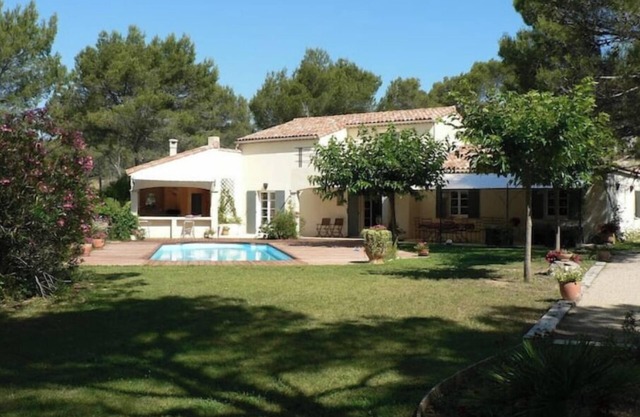 Sunshine and calm west of Aix-en-Provence