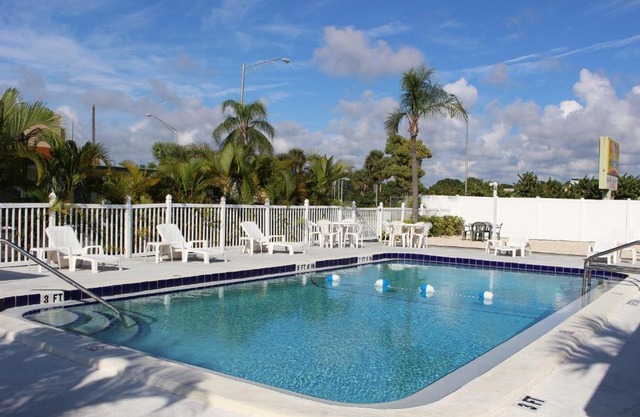 Sunshine Inn & Suites Venice, Florida