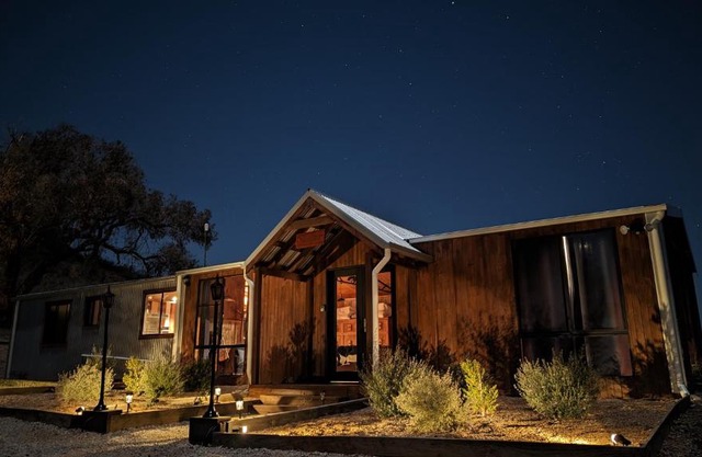 Sunstone - 2 Bed Eco Cabin - Kundalini Lodge