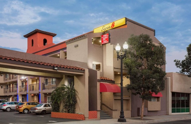 Super 8 by Wyndham El Cajon/San Diego