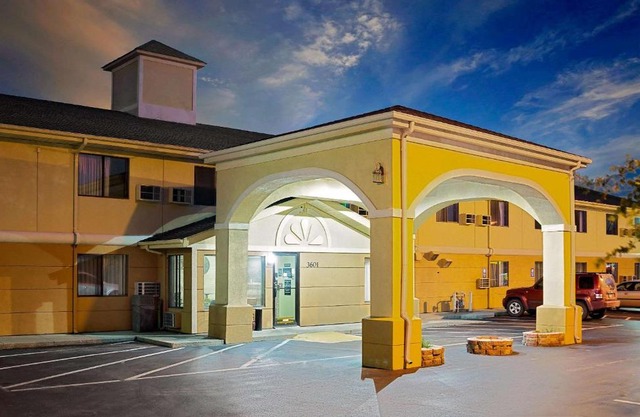 Super 8 by Wyndham Muncie/Ball St. College Area