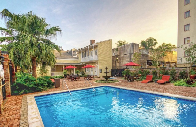 SUPER BOWL WEEK DEAL IN NEW ORLEANS HISTORIC GARDEN DISTRICT n
