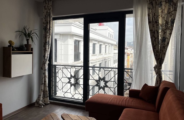 Super Central 1+1 Apartment in Kadikoy