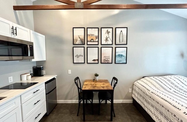 Super cute modern studio with private entrance!n