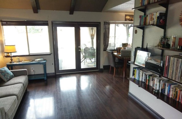 Super Pet Friendly South Austin Stay