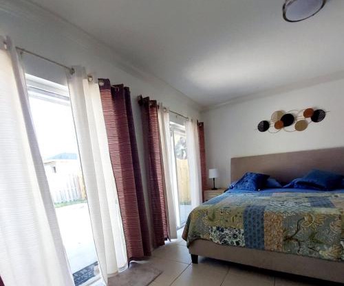 Super Room 5 minutes from PBI Airport