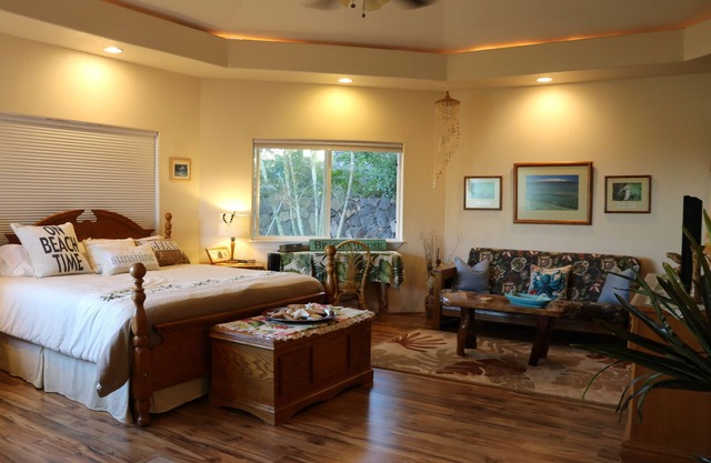 SUPER SPACIOUS! Privacy entrance. Comfortable and cozy. Quiet and peaceful!