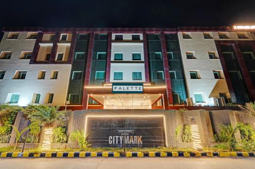 Super Townhouse OAK Hotel City Mark Gurgaon