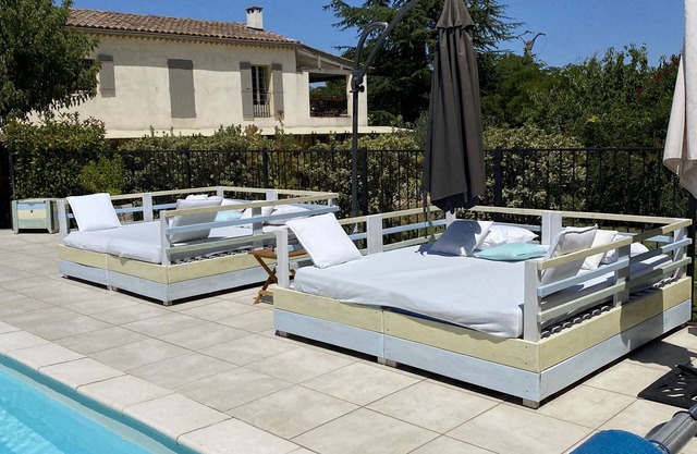 Superb 250 m2 Provencal farmhouse for rent