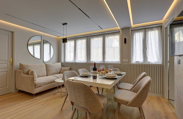 Superb AC Apartment Champs de Mars Eiffel Tower