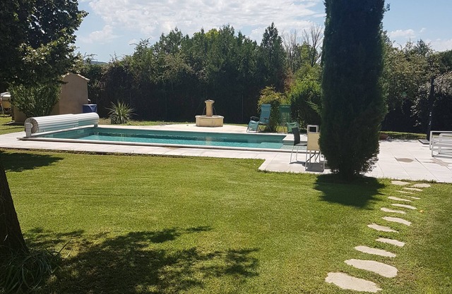 Superb air-conditioned house - 6 people - heated or cooled swimming pool