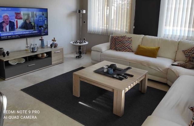 SUPERB APARTMENT BY THE BEACH