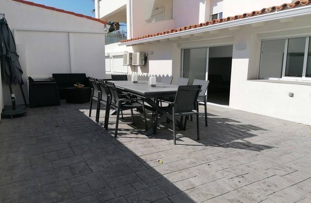 Superb apartment T4 Roses seaside new 3 bedrooms + terrace +pkg 8/10 pers