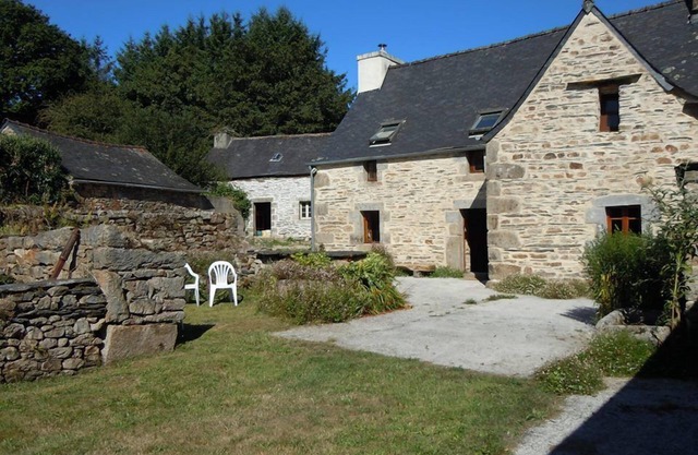 superb Cottage in the heart of the Arrée Mountains, in a typical village