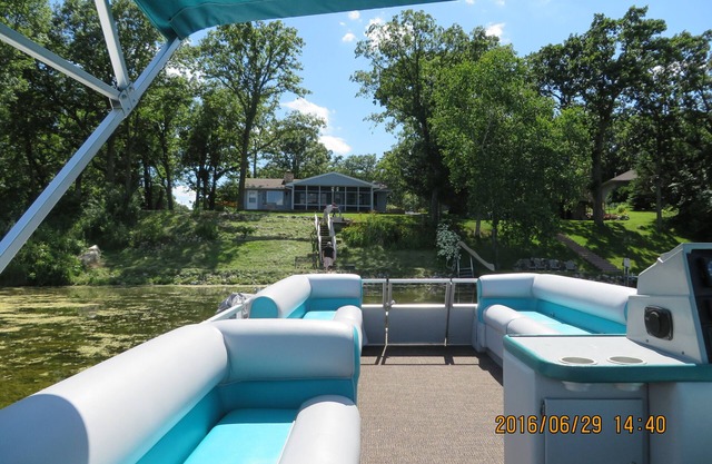 SUPERB COTTAGE, + LUXURY Pontoon Boat @ $100.00/DAY