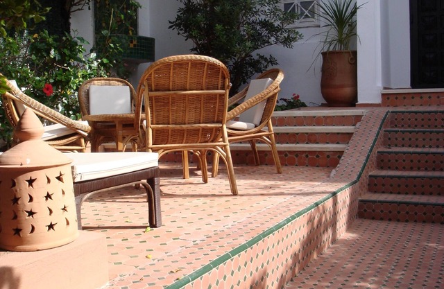 SUPERB HOUSE IN CHARAF RESIDENTIAL AREA. FLOWER GARDEN TERRACE AND PATIO
