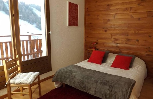 SUPERB RENOVATED APARTMENT AT THE FOOT OF THE SLOPES