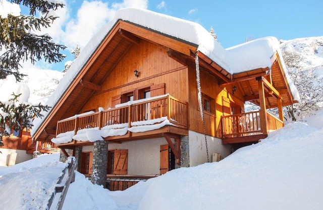 Superb Ski Chalet In Alpe D'Huez/Oz-En-Oisans Resort