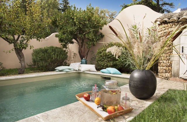 Superb suite in a villa with private pool - by feelluxuryholidays