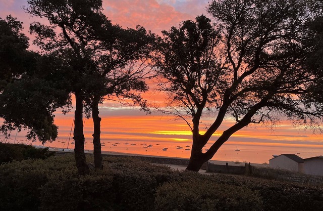 Superb, very comfortable beachfront villa - Exceptional view