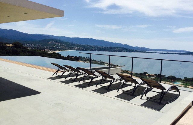 Superb villa of 300m2 with panoramic views of the gulf of Ajaccio.