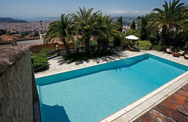 Superb Villa with swimming pool in Nice