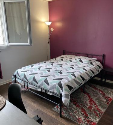 Superbe Chambre parentale avec salle de bains privée et WC privés, wifi, cuisine