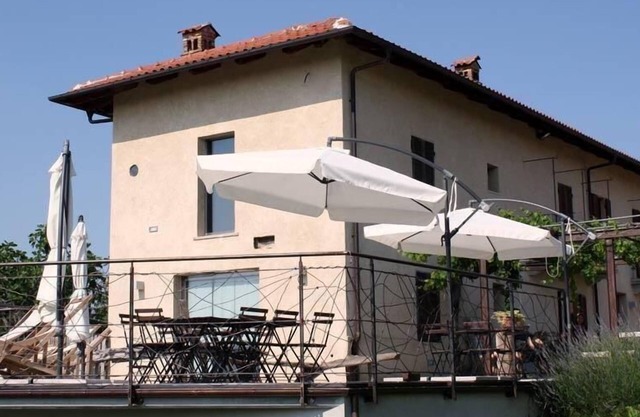 Superior' estate with shared pool