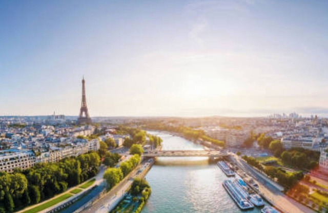 Superior Premium In the Heart Of Tour Eiffel