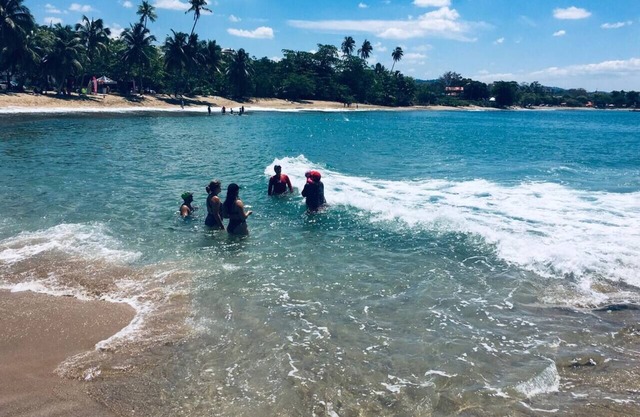 Surf Beach Apartments/3 bedroom, 2 bathrooms+WiFi