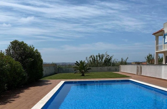 Surf, Pool & Tennis Baleal House Beach