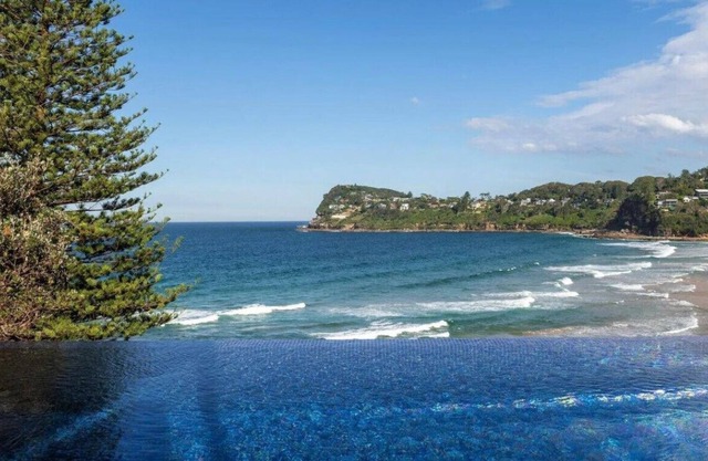 Surfers Paradise - Direct Beachfront