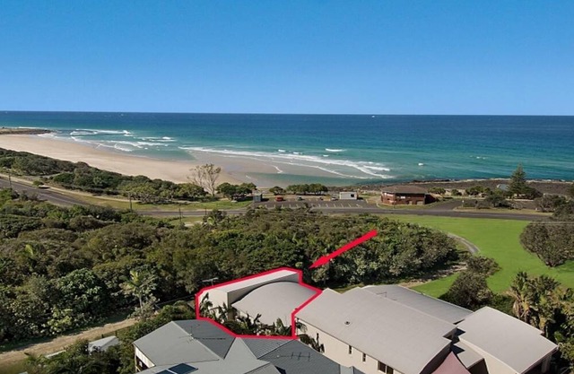 Surfside - Executive style Townhouse Close to Shelly Beach