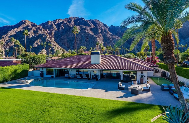 SWANKY HOME ON THE GOLF COURSE INDIAN WELLS COUNTRY CLUB Permit #VV-0024