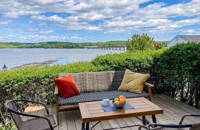 Sweeping Sheepscot River views in newly renovated 200 year old Wiscasset home