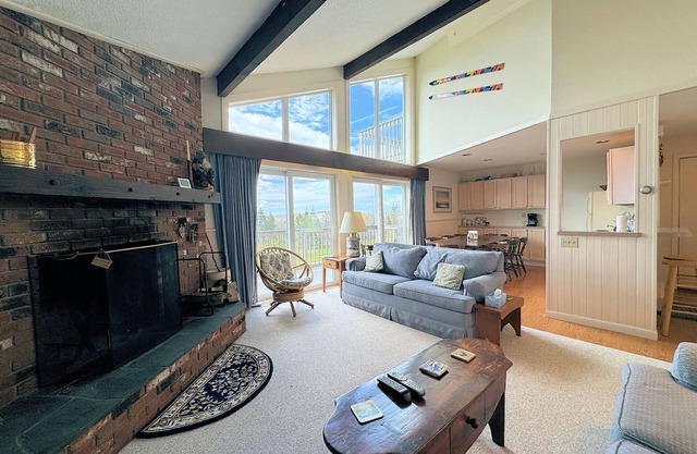 Sweeping views at Bromley's Arlington House!