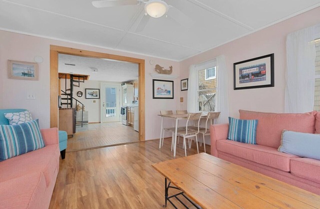 Sweet Maine Cottage in Camp Ellis