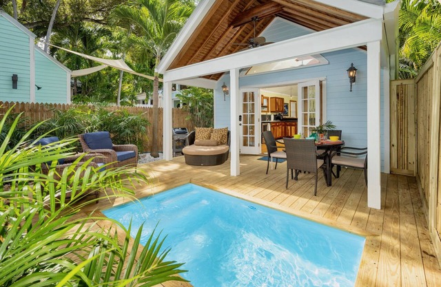 *SWEPT AWAY @ OLD TOWN* Dreamy Private Home & Pool + LAST KEY SERVICES.
