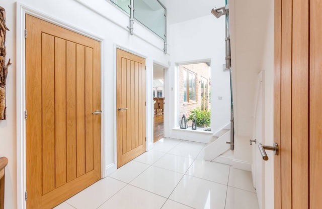 Swiss Cottage - sleeps 10 guests in 5 bedrooms
