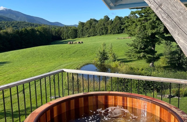 Swiss inspired chalet, breathtaking views, hot tub, close to slopes and village