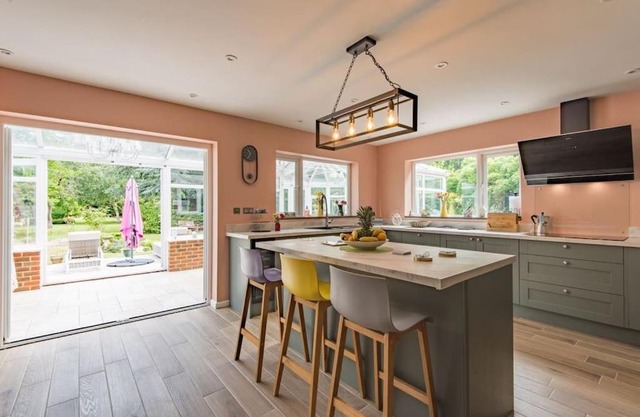 Sycamores - Fabulous family home with huge garden