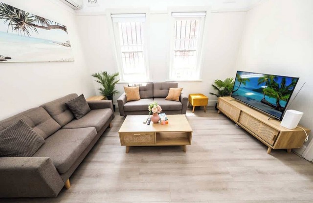 Sydney Burwood 5bed house,3 mins Burwood Westfield