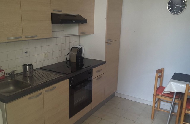 T1 AGEN Ideally located