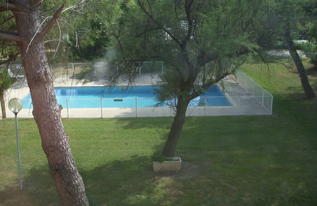 T2 4/5 people in a vacation residence in Arles